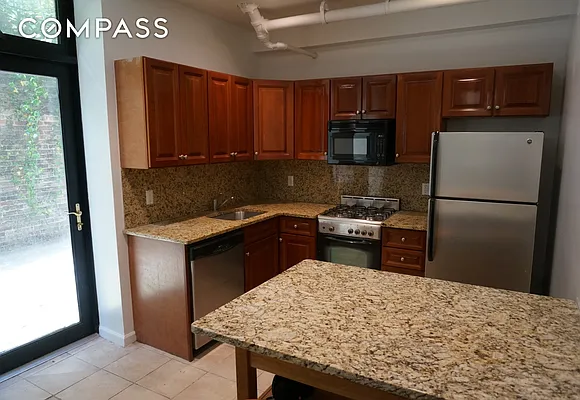 Rented by Compass | media 9