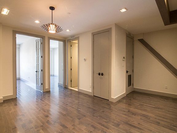 4th image of 586 Grand St #Bb4
