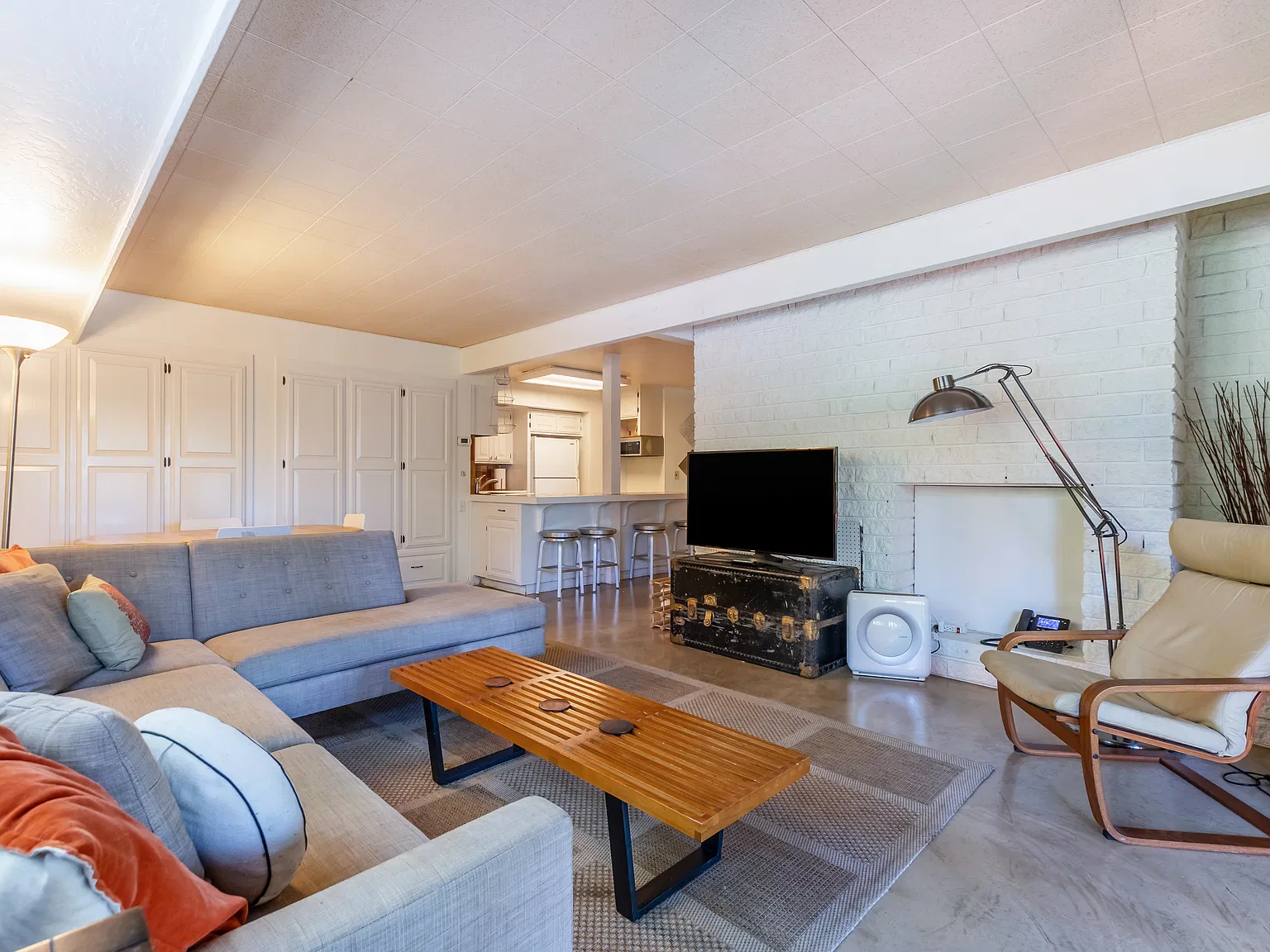 1 bed, 900 sqft, $2,400 — Photo 4