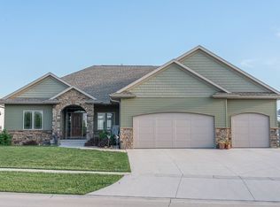 331 Ridge Dr, Fairfax, IA 52228