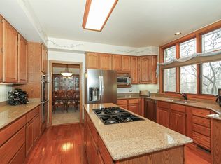 425 Timber Ridge Dr, Bartlett, IL 60103