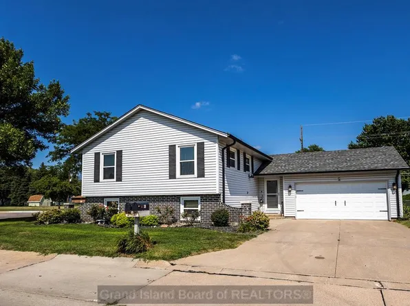 2 Via Como, Grand Island, NE 68803