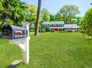 2 Richard Lane, Huntington, NY 11743