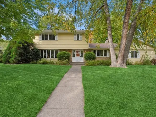 1825 Innsbruck Pkwy, Minneapolis, MN 55421