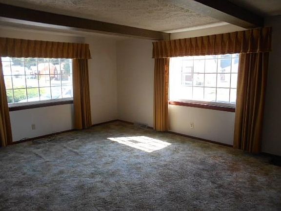 2nd image of 3004 Evanston Ave