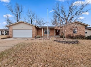 2318 Cavendish Ln, Saint Louis, MO 63129