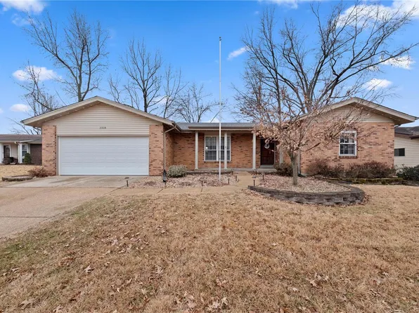 2318 Cavendish Ln, Saint Louis, MO 63129