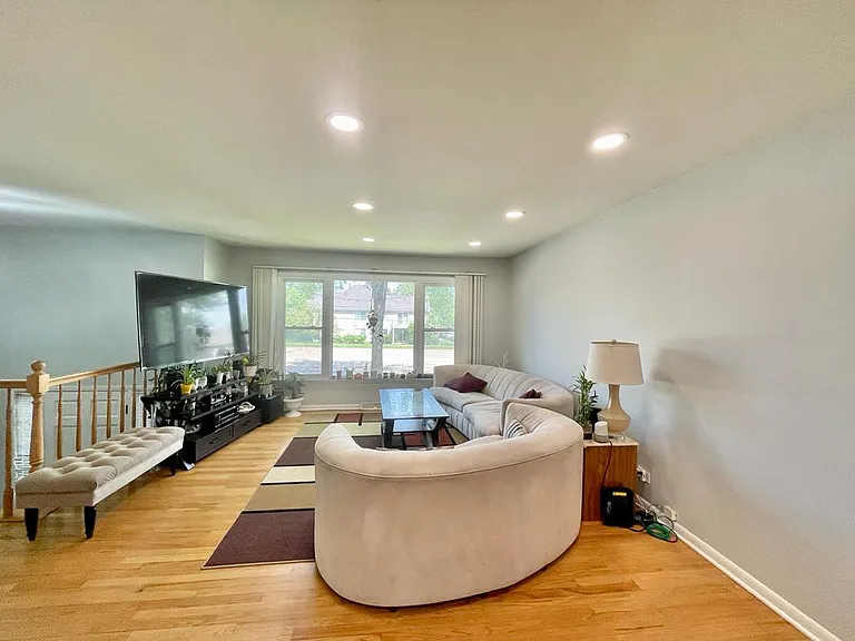 510 S Buffalo Grove Rd — Photo 4