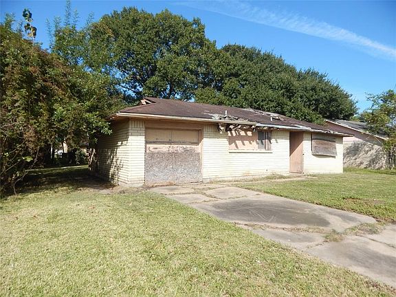 3rd image of 5231 Bungalow Ln