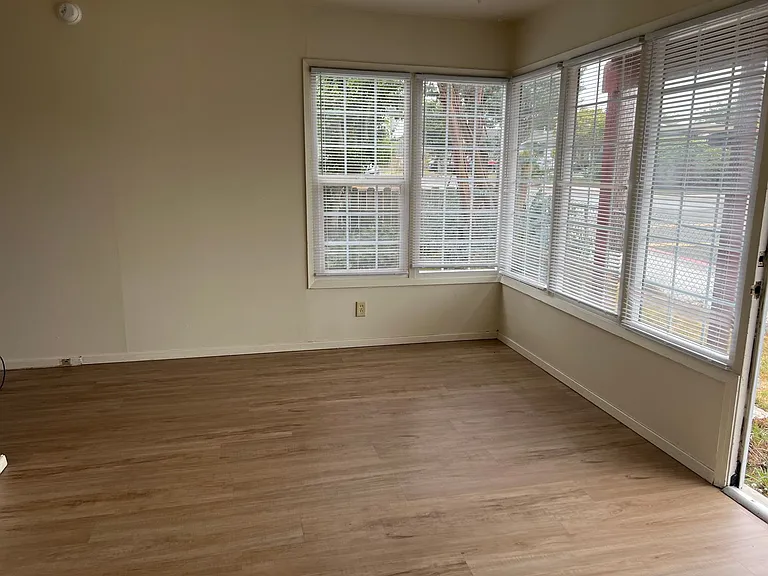 2310 Wilson St — Photo 3