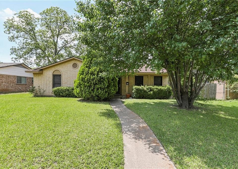 1st image of 10334 Castlerock Dr
