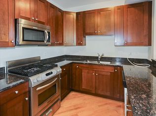 3827 N Southport Ave APT 2, Chicago, IL 60613