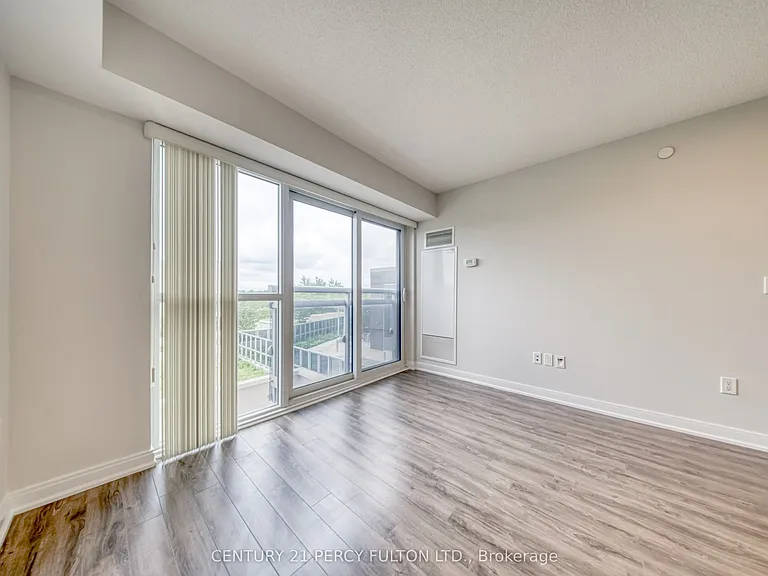 275 Village Green Sq #420 — Photo 16
