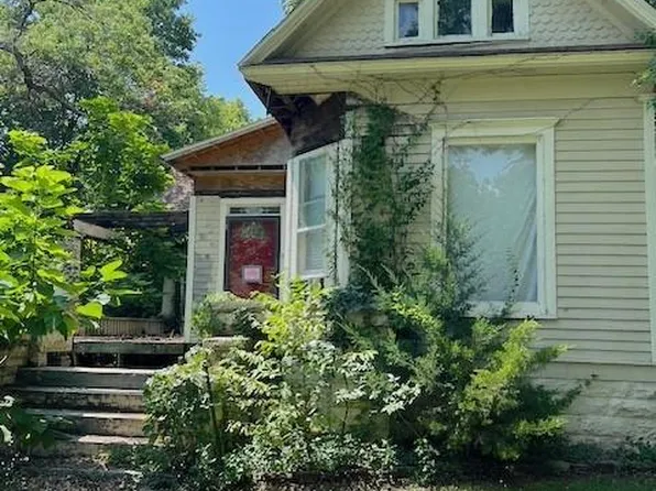 609 W 1st St, Pittsburg, KS 66762