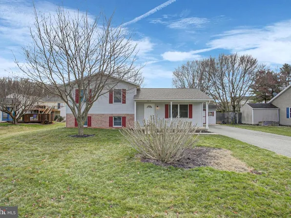 1612 Magnolia Ct, Chambersburg, PA 17202