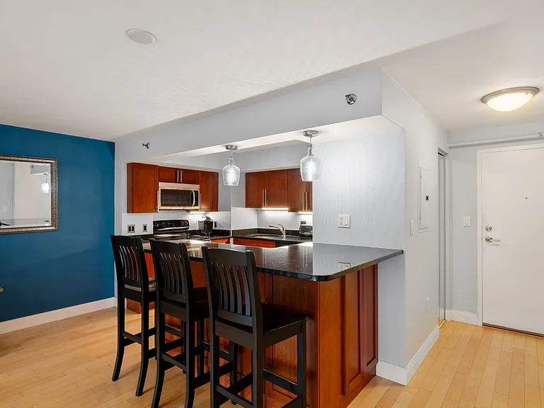 1600 Beacon St #807 — Photo 6