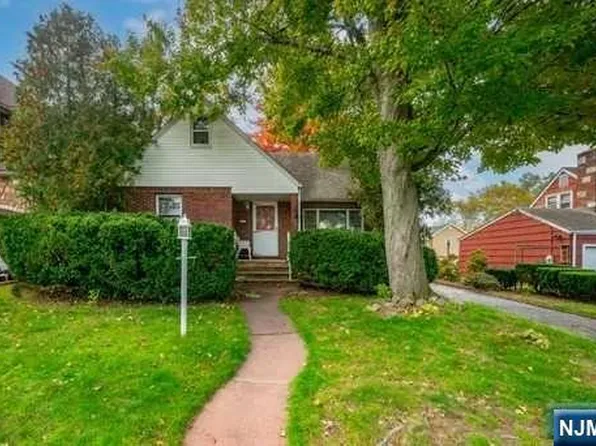 140 Bell Ave, Hasbrouck Heights, NJ 07604
