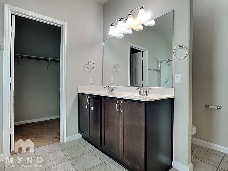 351 Langely — Photo 14