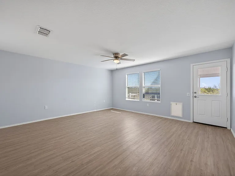 1032 Worshan Ter — Photo 3