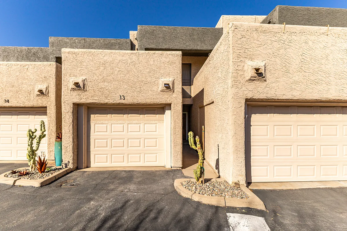 Building Photo - 3030 N Hayden Rd #13