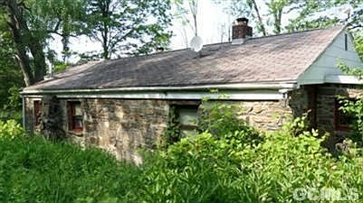 2nd image of 53 - (27) Golden Hill Road