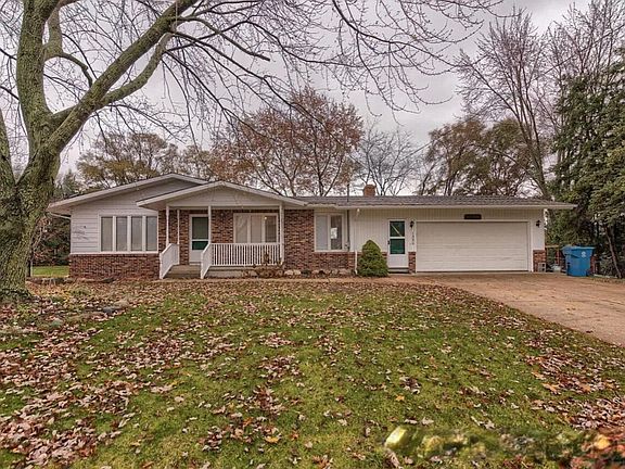2nd image of 1320 Carol Dr