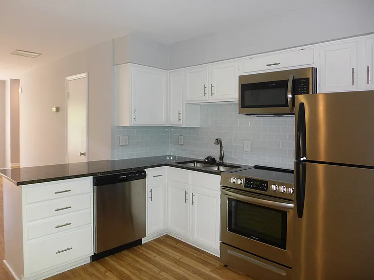 124 Marlowe Ct — Photo 8