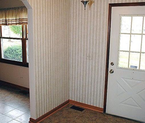 2nd image of 9571 Shadywood Ln