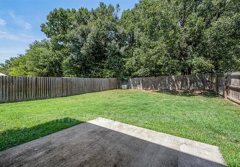 820 Baker St NW — Photo 22