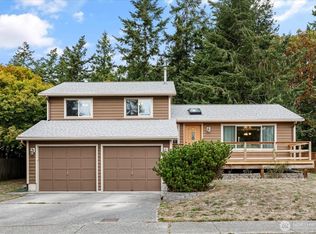 1864 NE 11th Ave, Oak Harbor, WA 98277