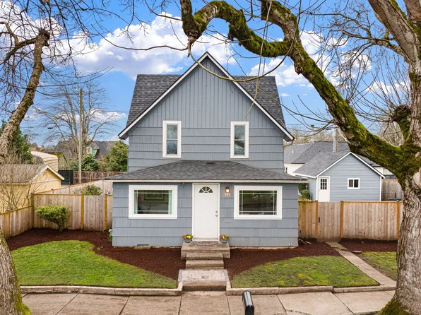 555 Kalmia St, Junction City, OR 97448