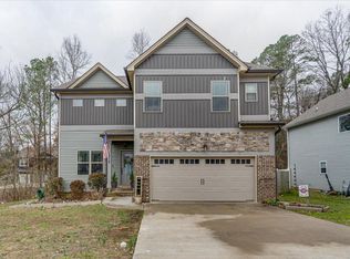 1212 NW Stone Gate Cir, Cleveland, TN 37312