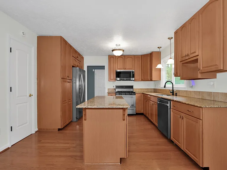 853 Foxcroft Dr — Photo 13