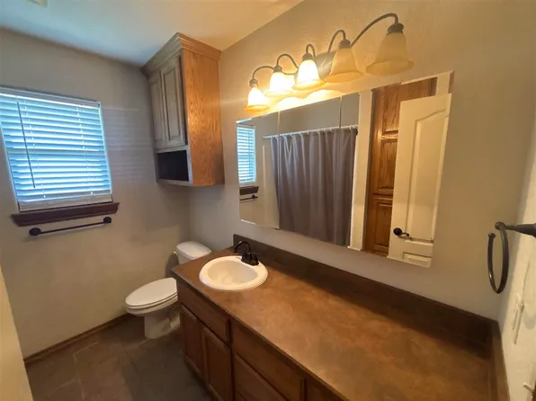 1215 Hershel Dr, Elgin, OK 73538