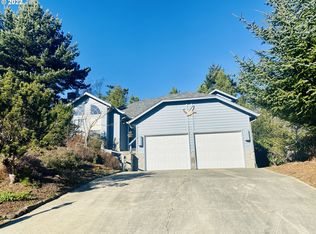 935 8th St, Florence, OR 97439