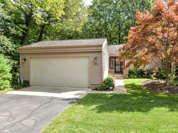 5409 Golden Oak Ln, Ann Arbor, MI 48103