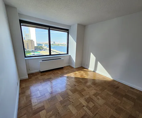 Rented by Yoram Adin, LREB | media 28