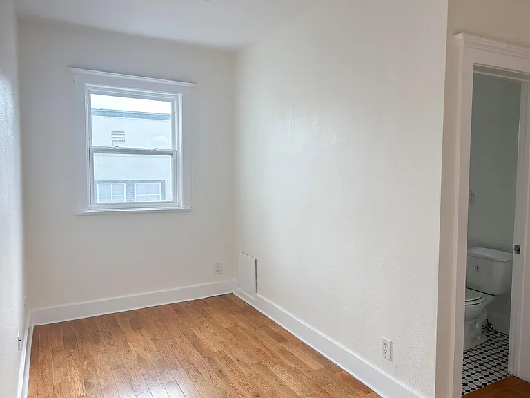 4440 Burns Ave #11 — Photo 20