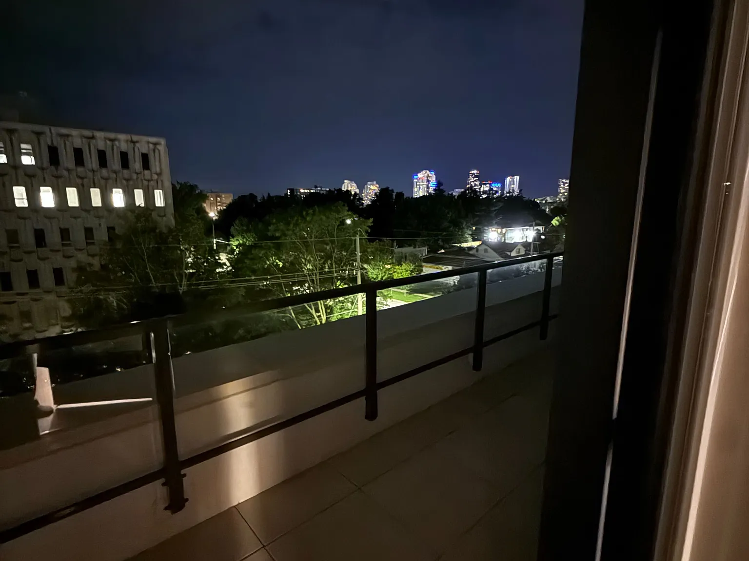 1 bed, $1,880 — Photo 2