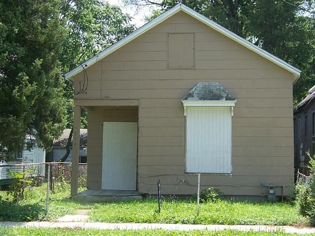 1st image of 1530 W Kettelle St