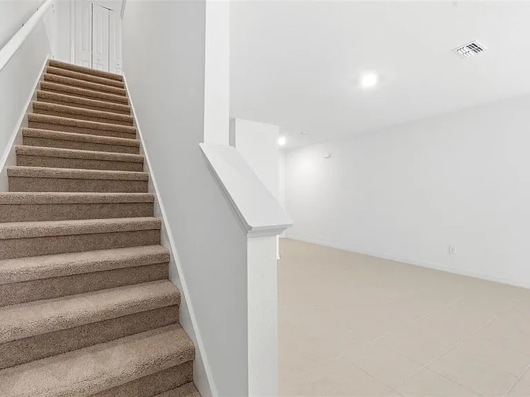 9851 Feaster Dr — Photo 24