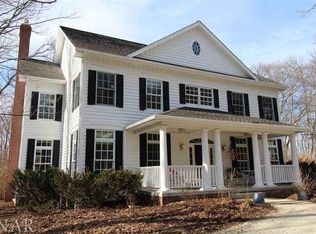 19094 Hidden Pines Trl, Towanda, IL 61776