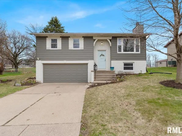2233 N Pioneer St, Davenport, IA 52804
