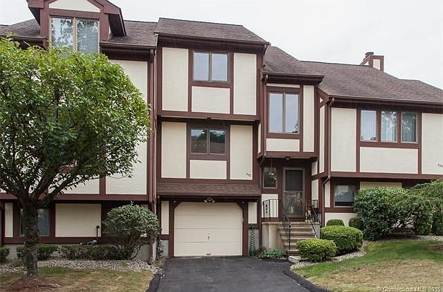 exterior of 552 Muirfield