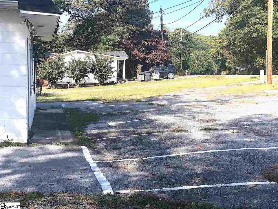 2nd image of 103 Plantation Rd