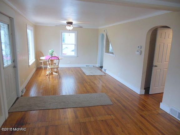 3rd image of 214 Parker Ave