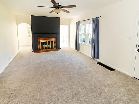 3rd image of 3311 E Chandler Ave