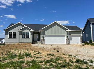 6916 Grey Slate Ct SW, Cedar Rapids, IA 52404