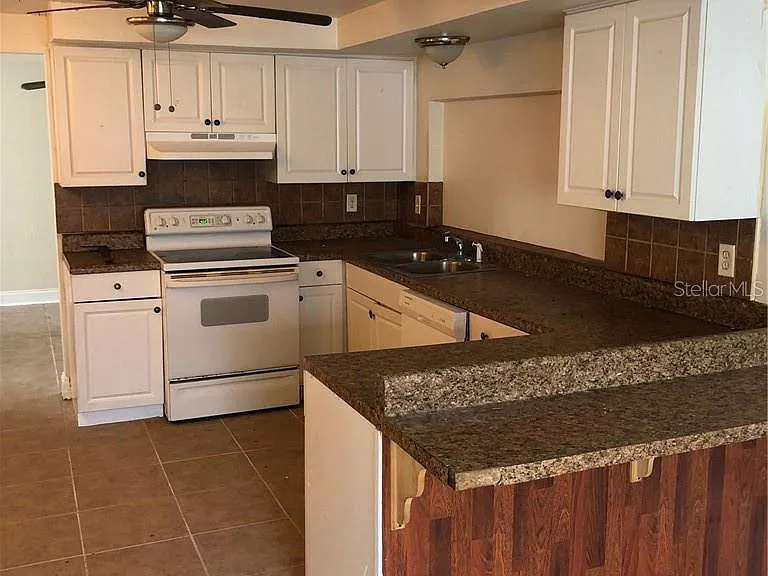 4138 Stratfield Dr — Photo 9