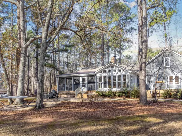 1030 Dana Dr, White Plains, GA 30678